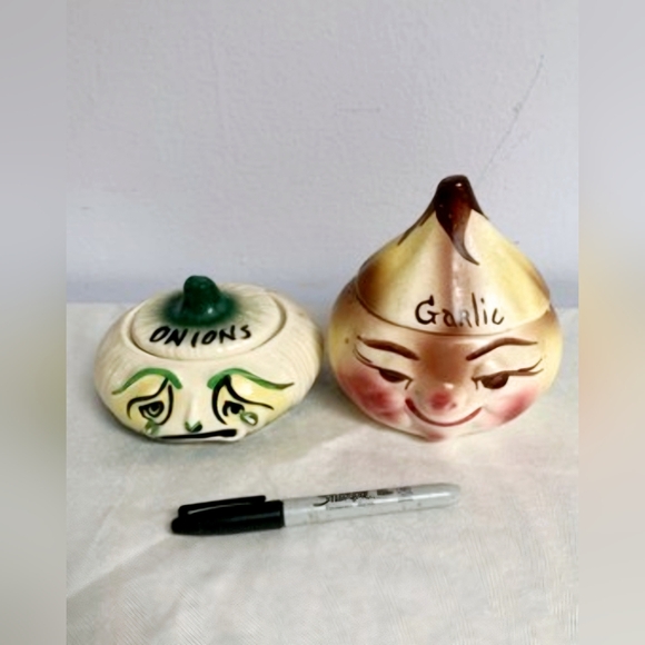 ADORABLE 1950S VINTAGE ONION AND GARLIC BOWLS AND LIDS - Picture 5 of 5